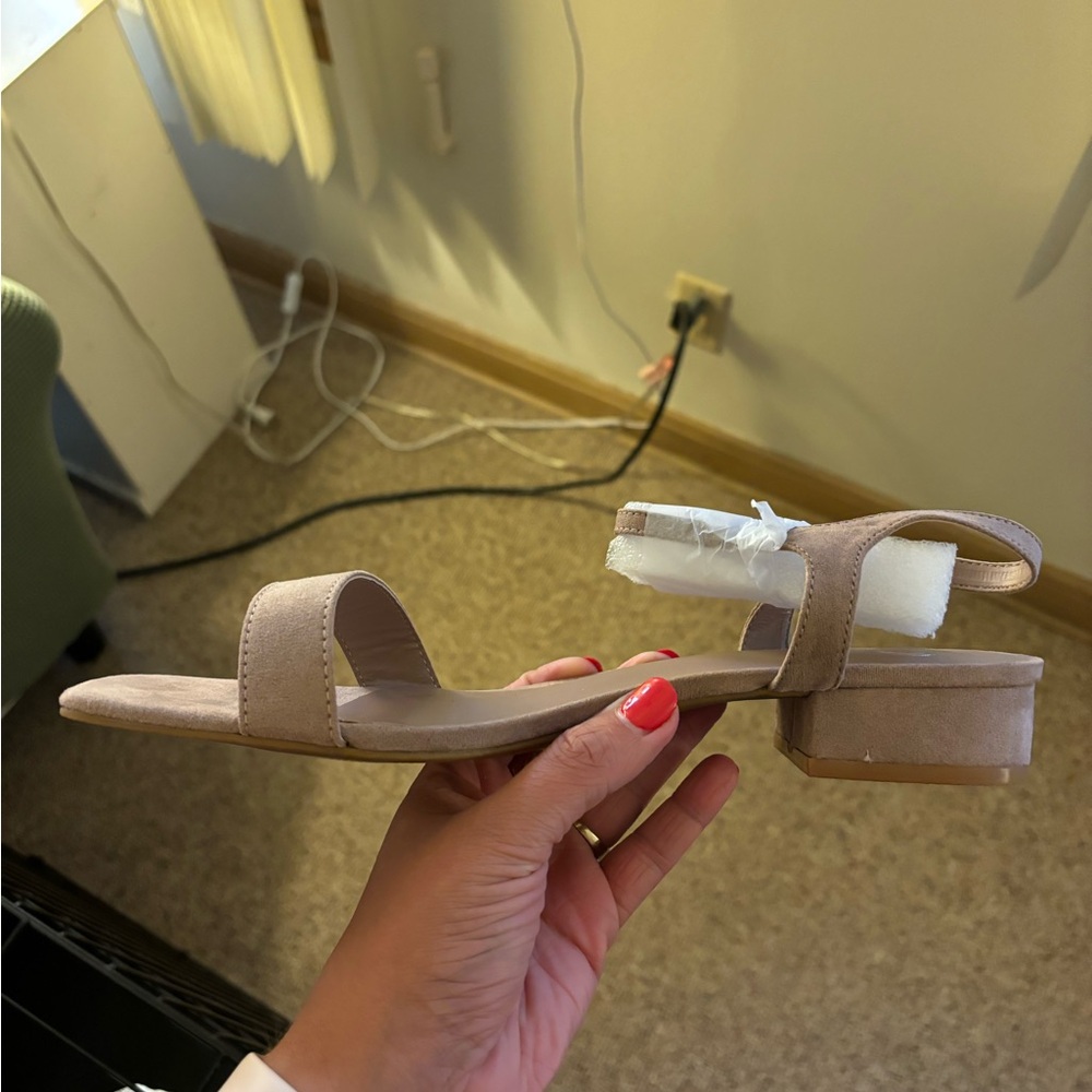 Journee Collection Suede Block Heel